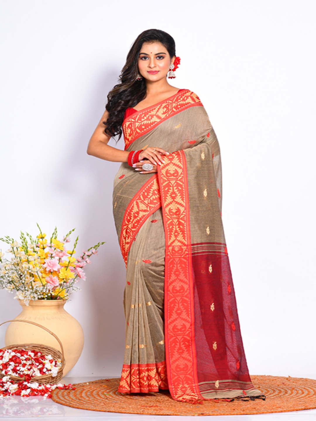 

Morchari Floral Woven Design Saree, Grey