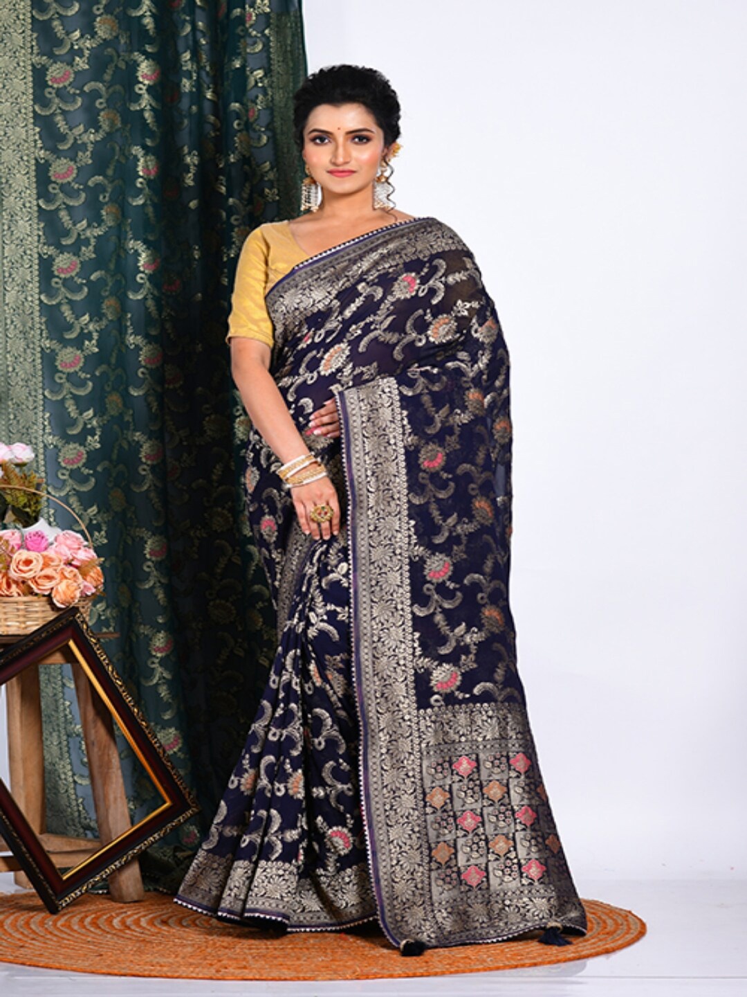 Morchari Floral Woven Design Zari Saree, Purple