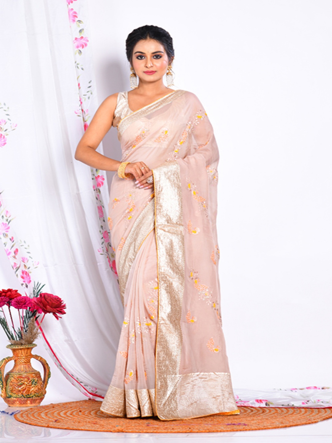 

Morchari Ethnic Motifs Zari Organza Saree, Cream