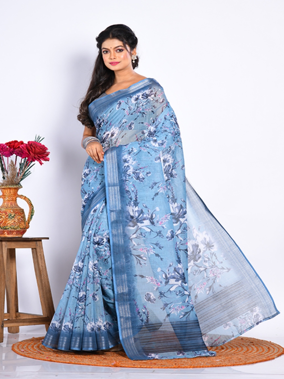 

Morchari Floral Zari Linen Blend Saree, Blue