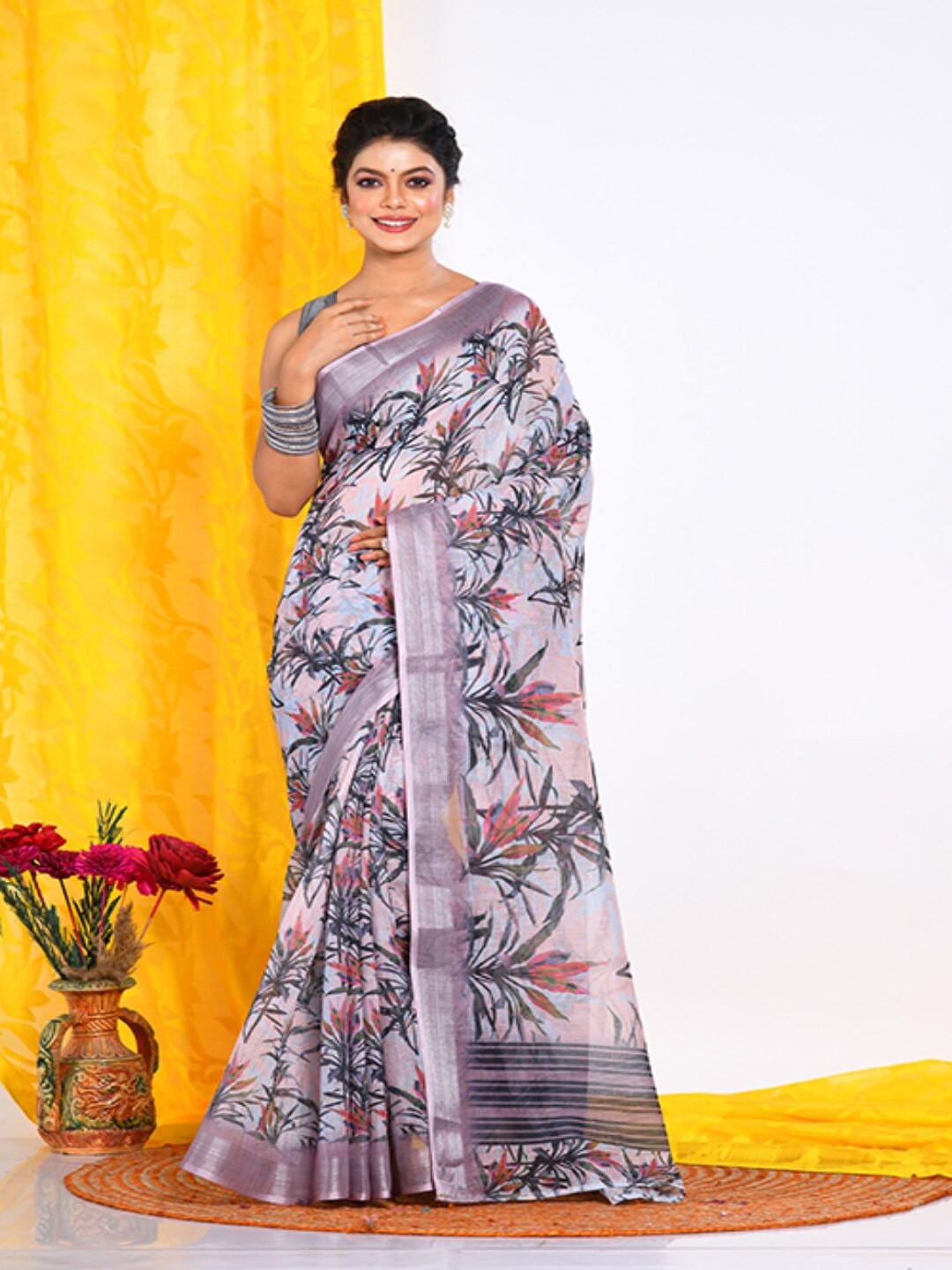 Morchari Floral Printed Zari Linen Saree, Beige