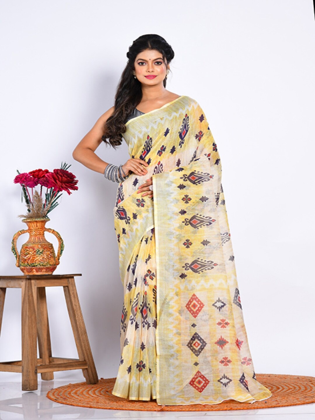 

Morchari Ethnic Motifs Saree, Yellow