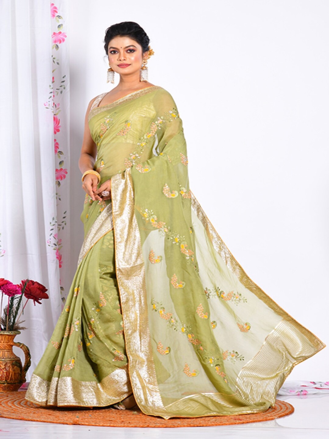 

Morchari Floral Embroidered Woven Design Zari Organza Saree, Green
