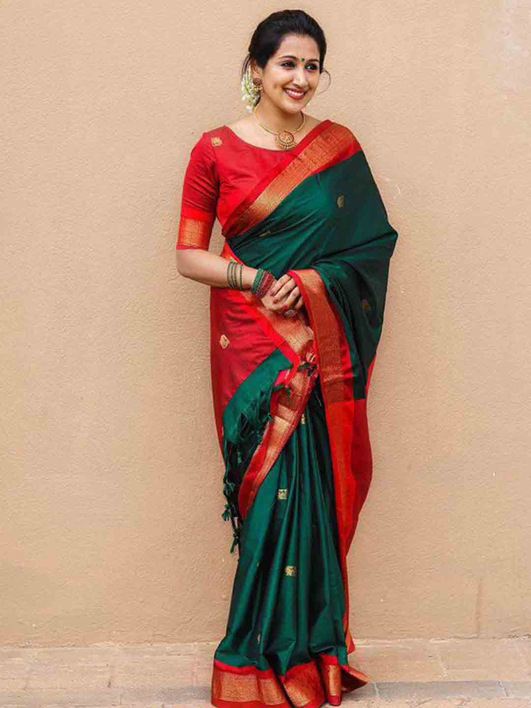 

DIVASTRI Woven Design Ethnic Motifs Zari Pure Silk Kanjeevaram Saree, Green