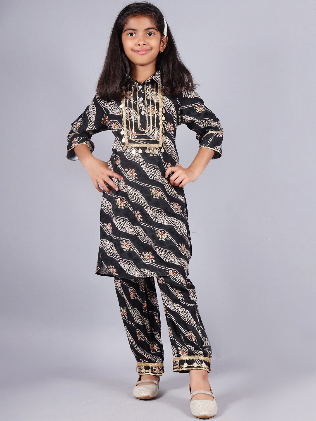 

BAESD Girls Bandhani Printed Straight Kurta With Pyjamas, Black