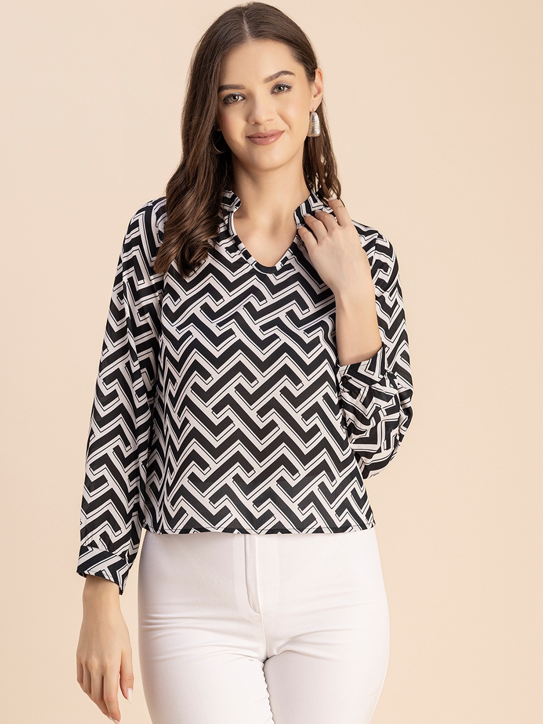 

Moomaya Geometric Printed Extended Sleeves Top, Black