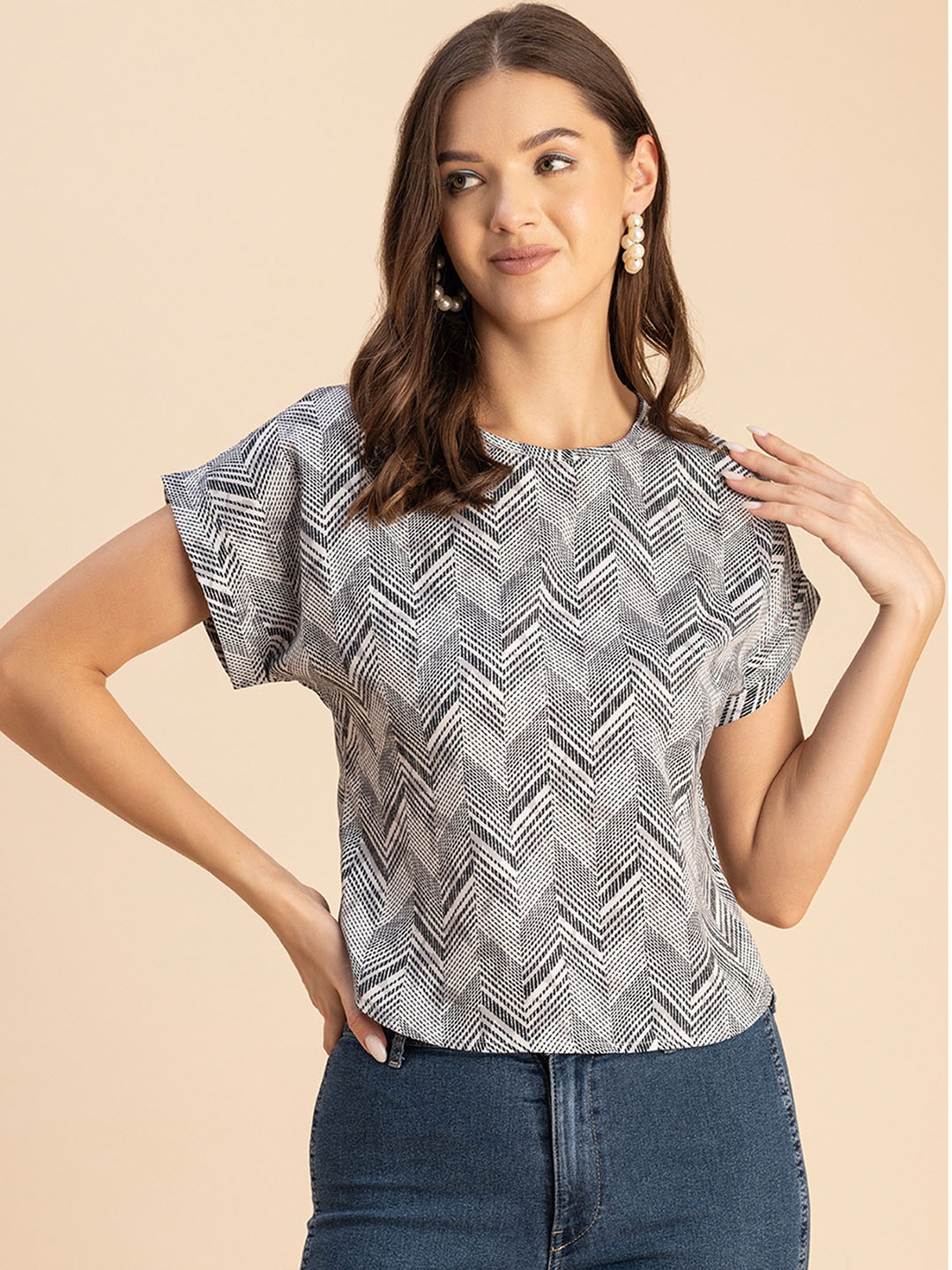 

Moomaya Geometric Printed Extended Sleeves Top, Grey