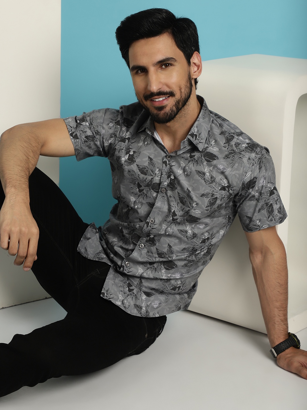 

Indian Needle Classic Floral Printed Opaque Cotton Casual Shirt, Charcoal