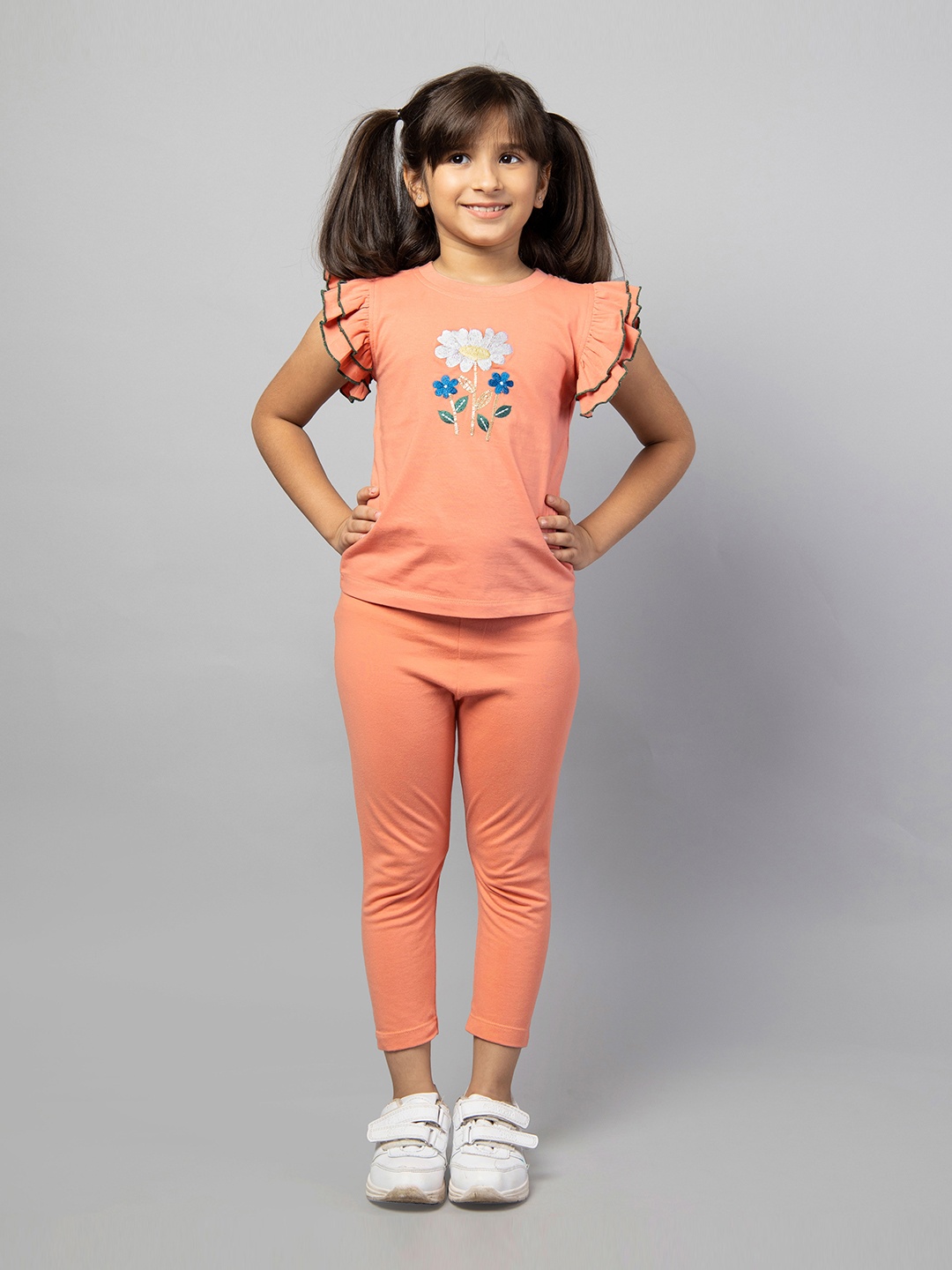 

ZIP ZAP ZOOP Girls Embroidered Pure Cotton T-shirt With Capris, Peach