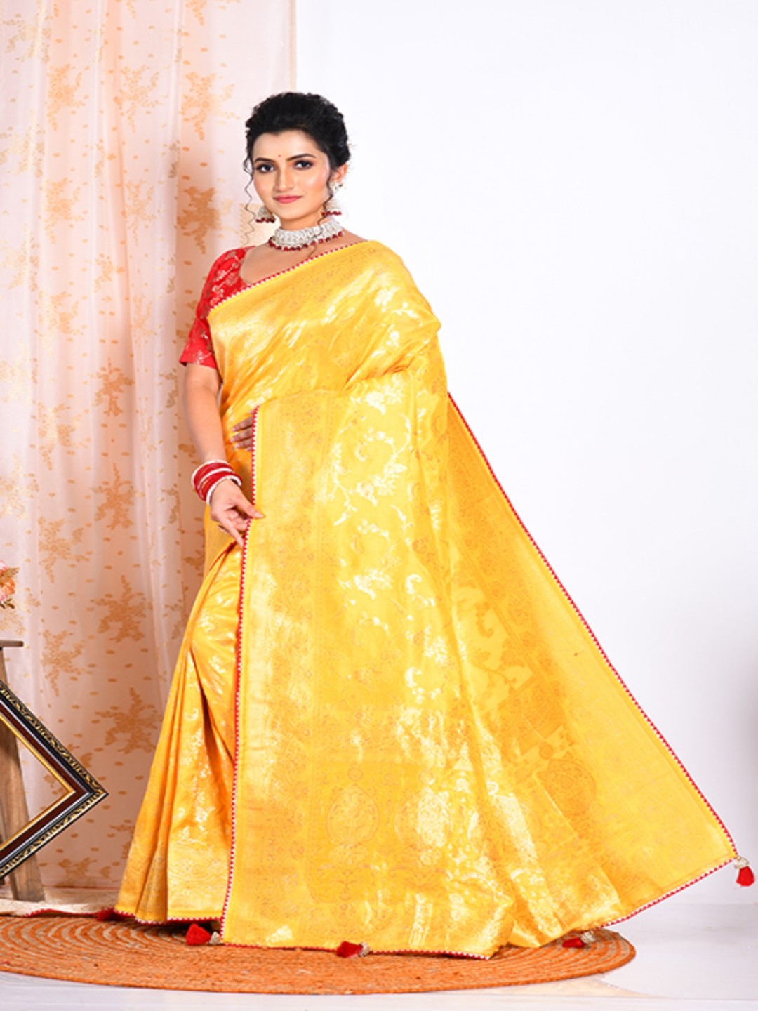 

Morchari Ethnic Motifs Woven Design Zari Saree, Yellow