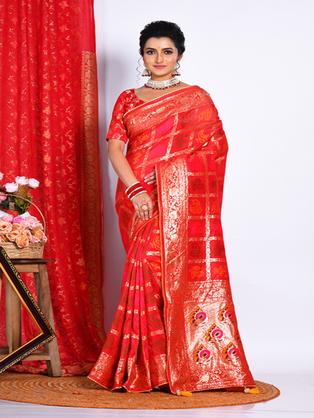 

Morchari Woven Design Geometric Print Zari Pure Silk Saree, Red