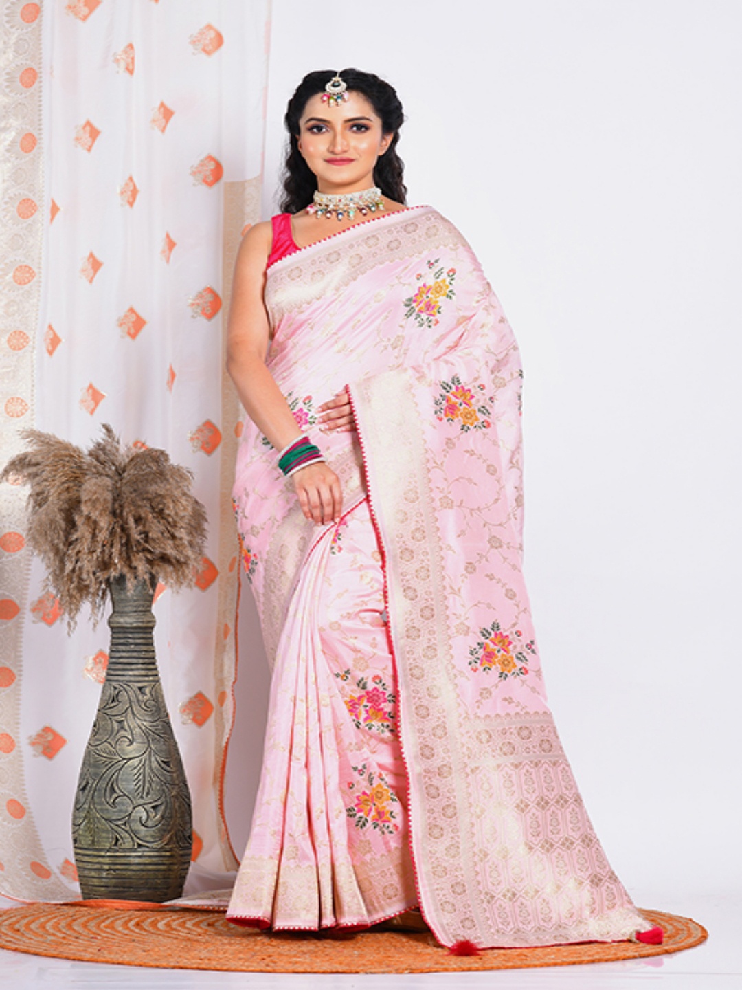 

Morchari Floral Printed Zari Saree, Pink