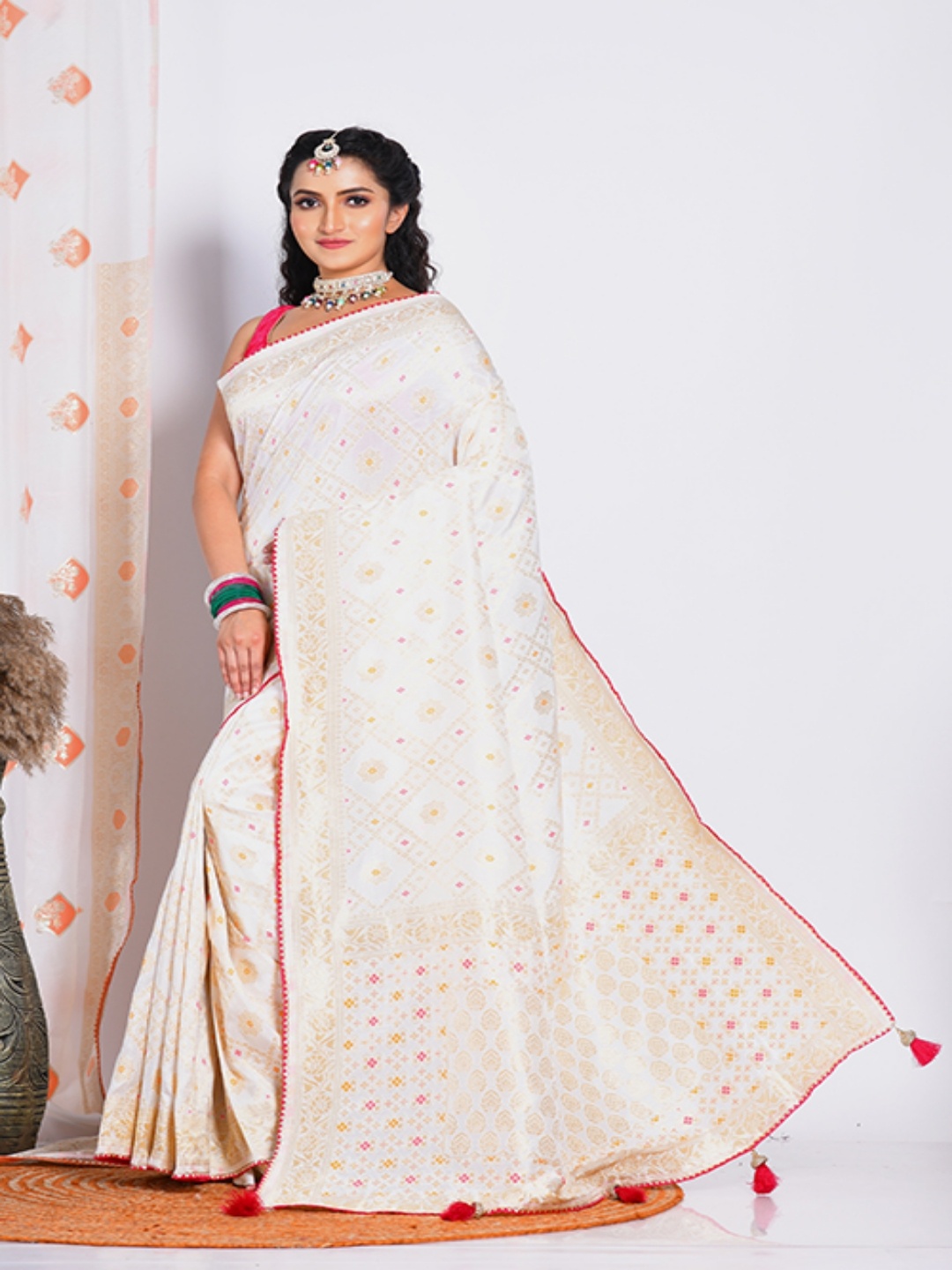 

Morchari Ethnic Motifs Woven Design Saree, White