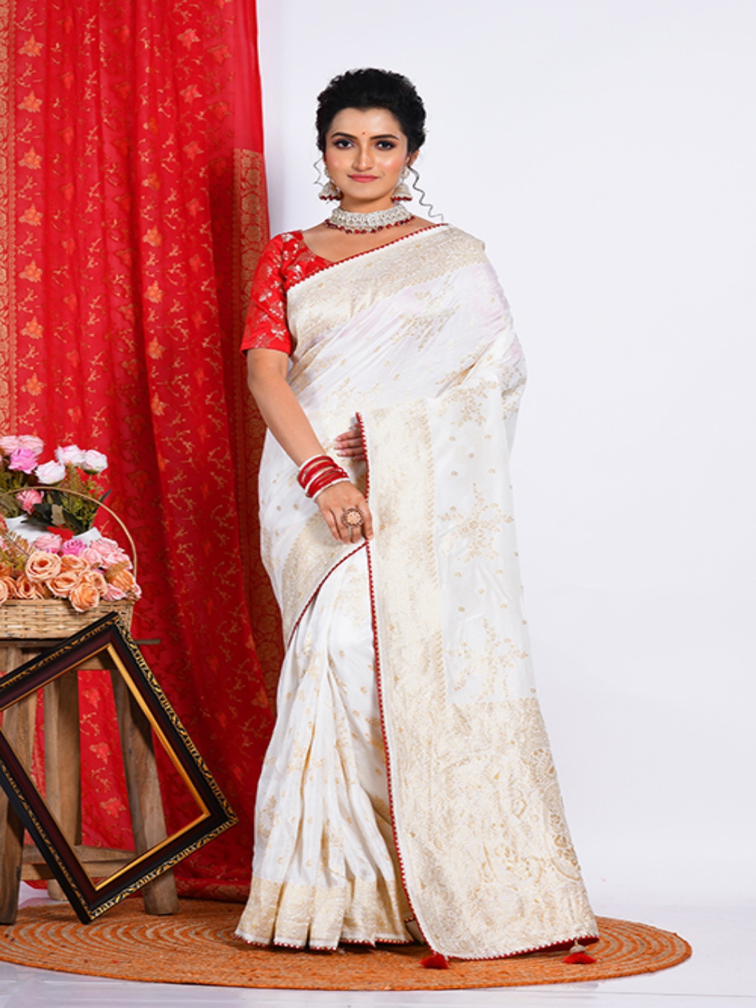 

Morchari Ethnic Motifs Woven Design Zari Saree, White