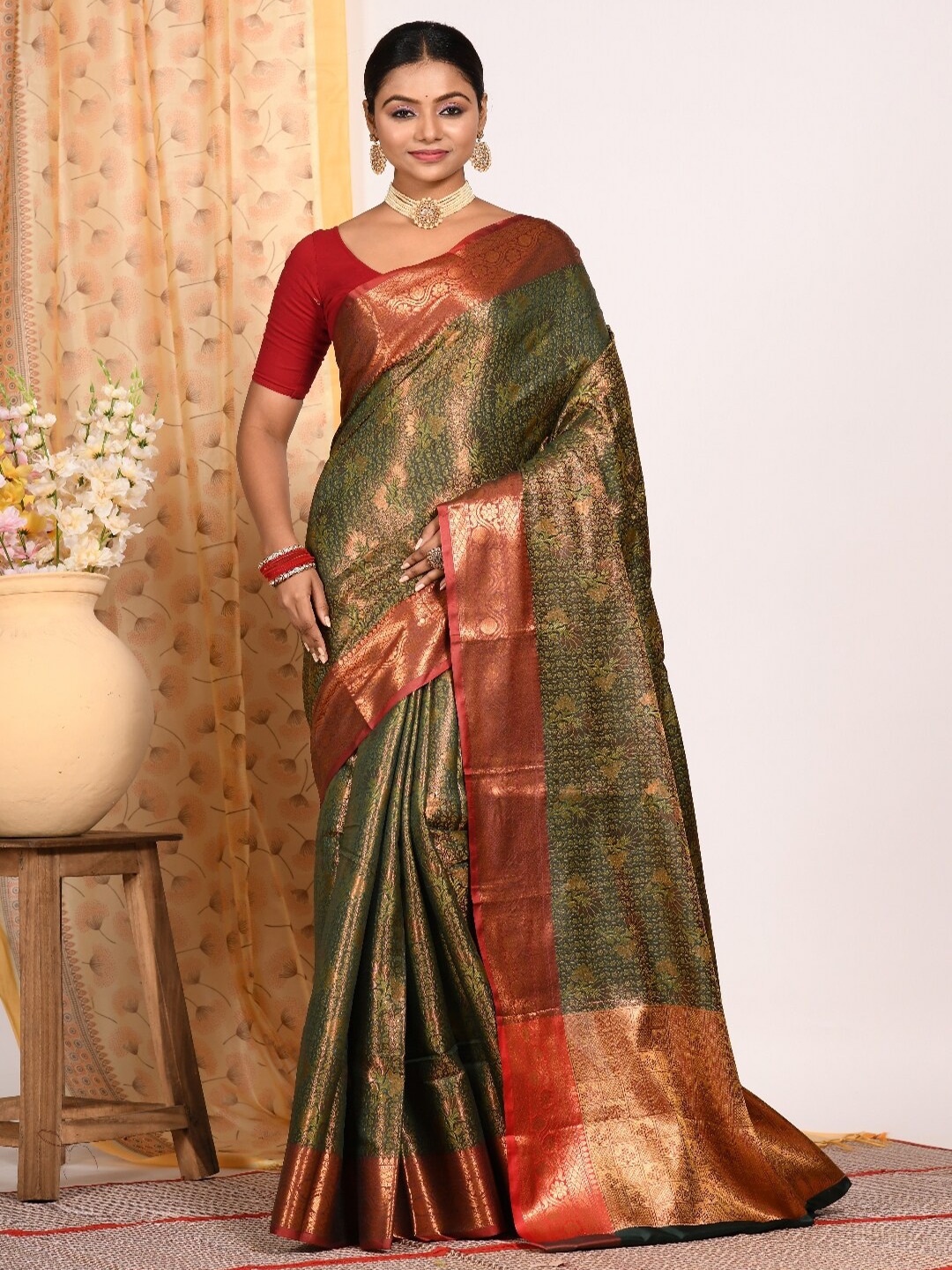 

Morchari Ethnic Motifs Woven Design Zari Silk Blend Saree, Green