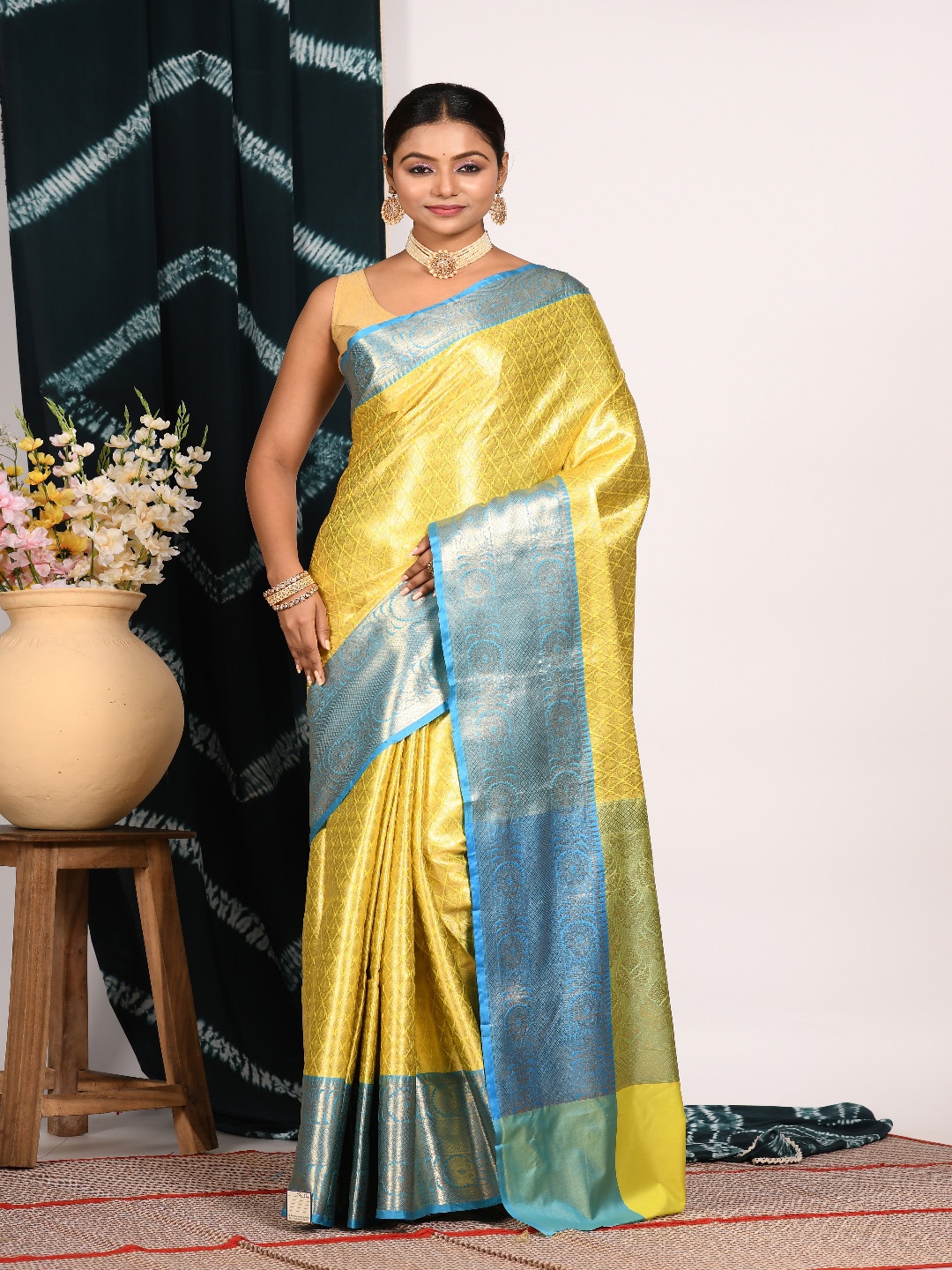 

Morchari Ethnic Motifs Woven Design Zari Saree, Yellow