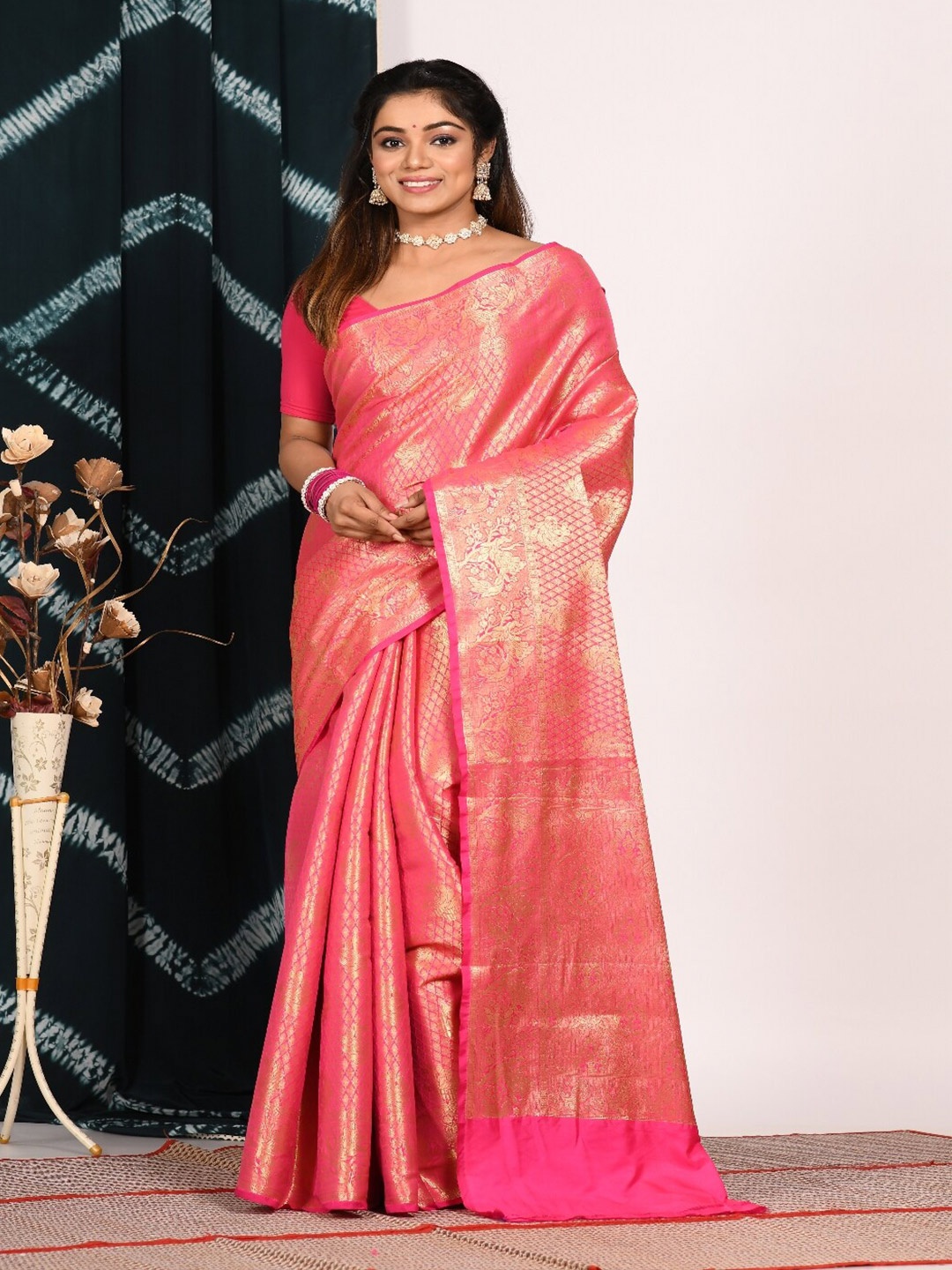 

Morchari Ethnic Motifs Woven Design Zari Silk Blend Banarasi Saree, Pink