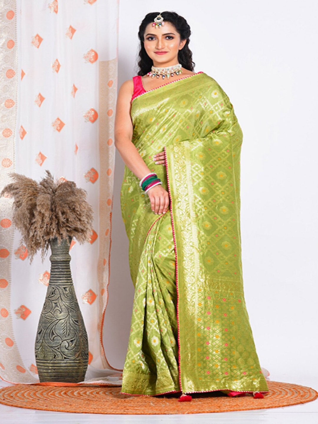 

Morchari Ethnic Motifs Woven Design Zari Saree, Green