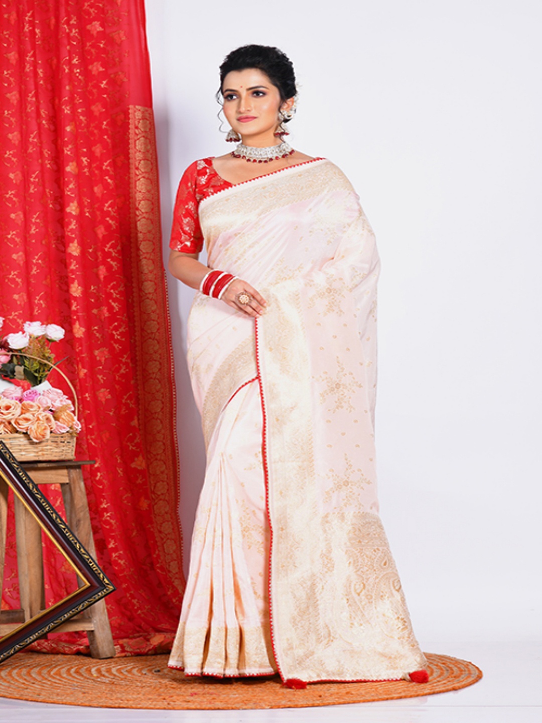 

Morchari Floral Woven Design Zari Saree, Cream