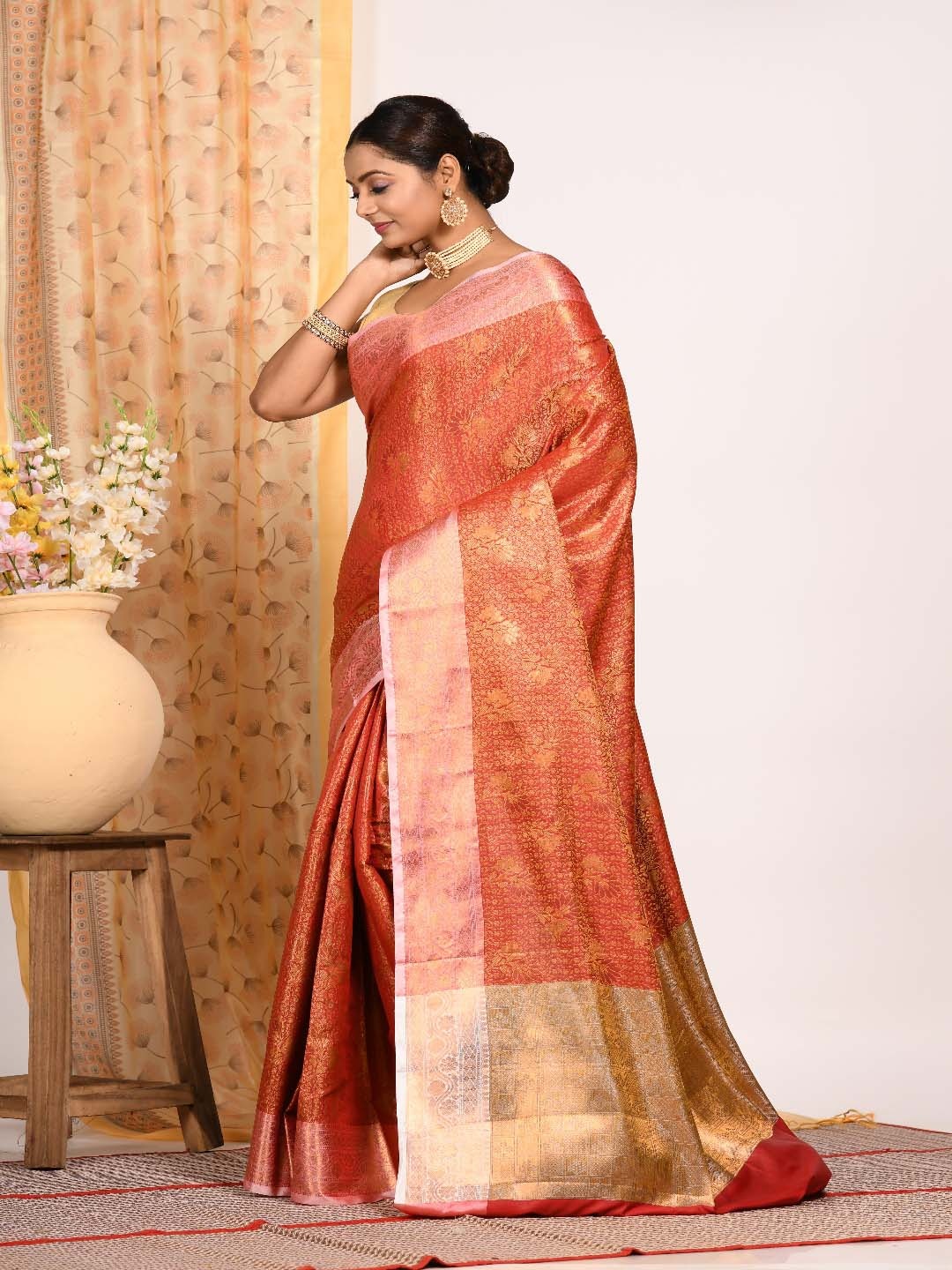 

Morchari Woven Design Floral Zari Silk Saree, Camel brown