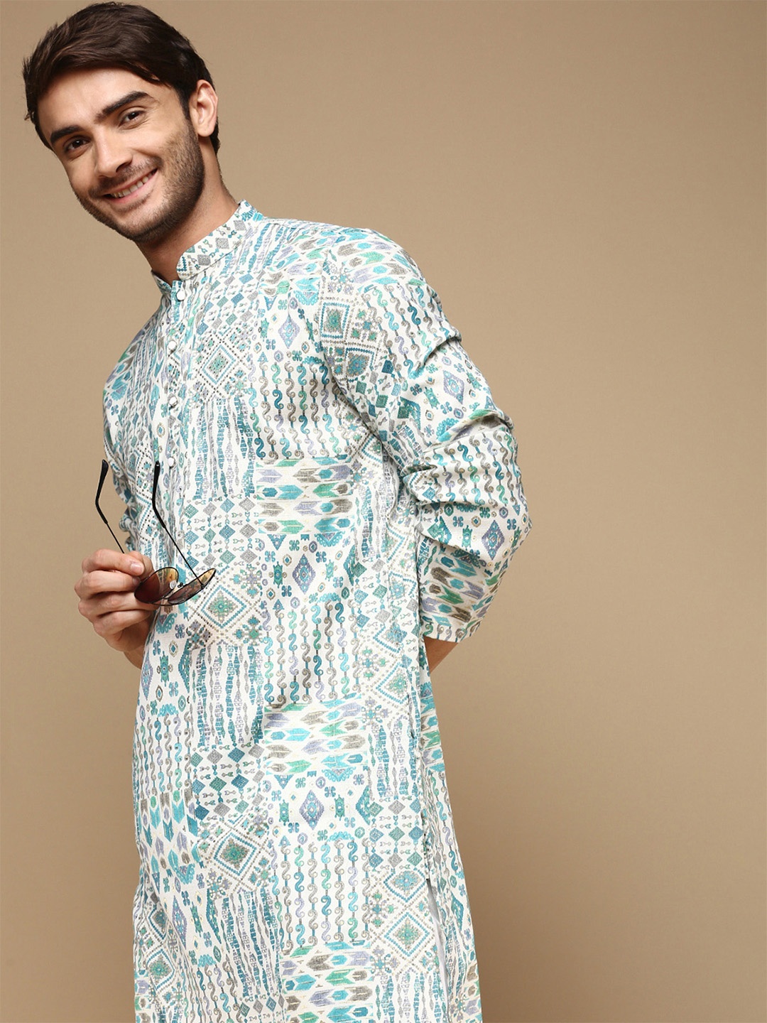 

Sanwara Ethnic Motifs Woven Design Mandarin Collar Long Sleeves Cotton Kurta, Green