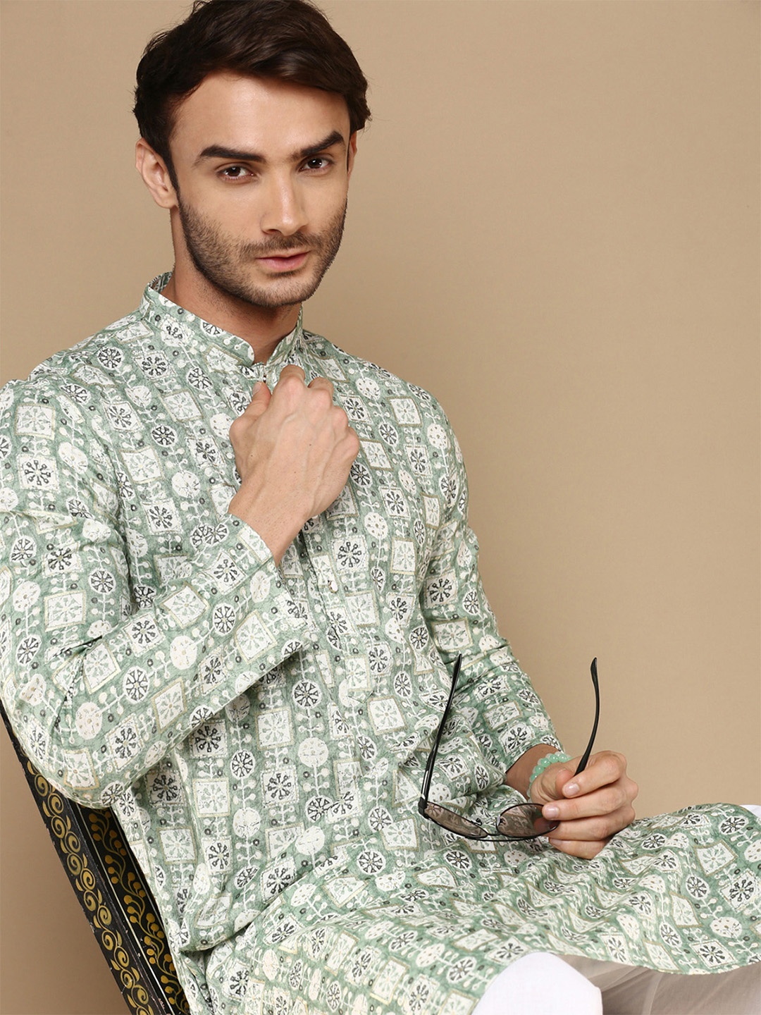 

Sanwara Ethnic Motifs Printed Mandarin Collar Cotton Straight Kurta, Green