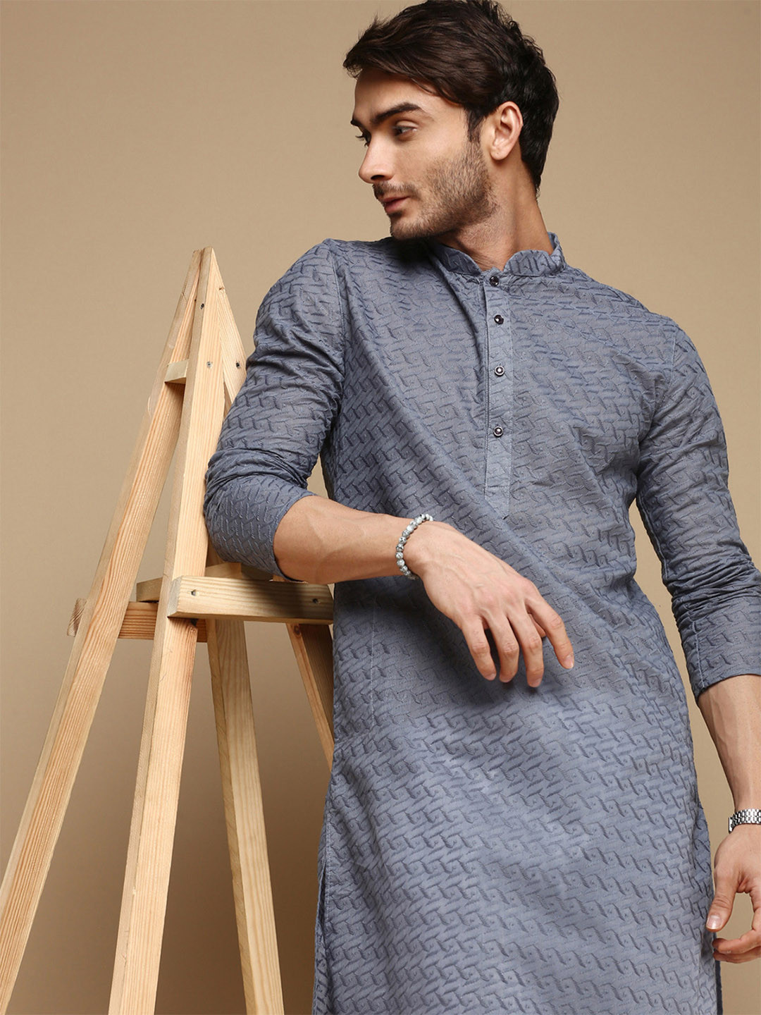 

Sanwara Ethnic Motifs Embroidered Mandarin Collar Chikankari Cotton Kurta, Grey
