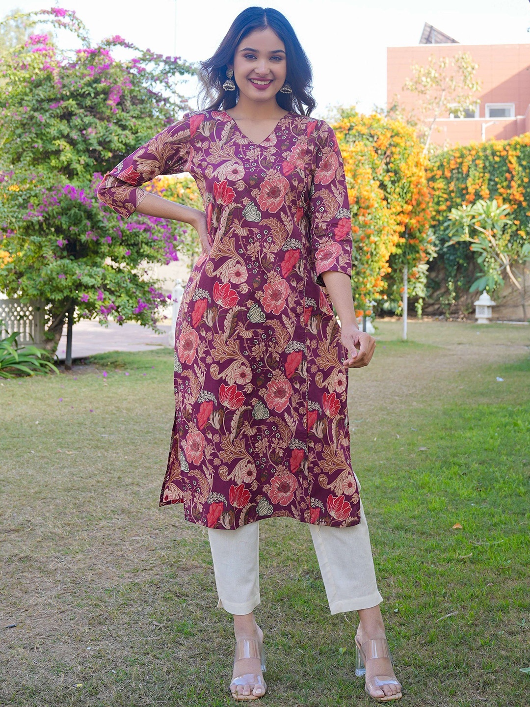 

Vbuyz Floral Printed Cotton Straight Kurta, Purple