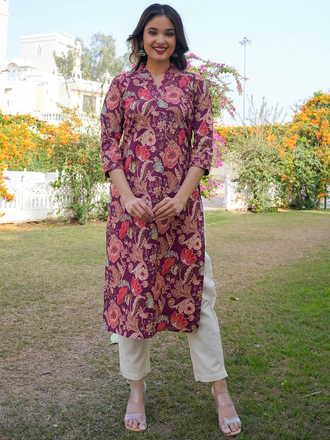 

Vbuyz Floral Printed Cotton Straight Kurta, Purple