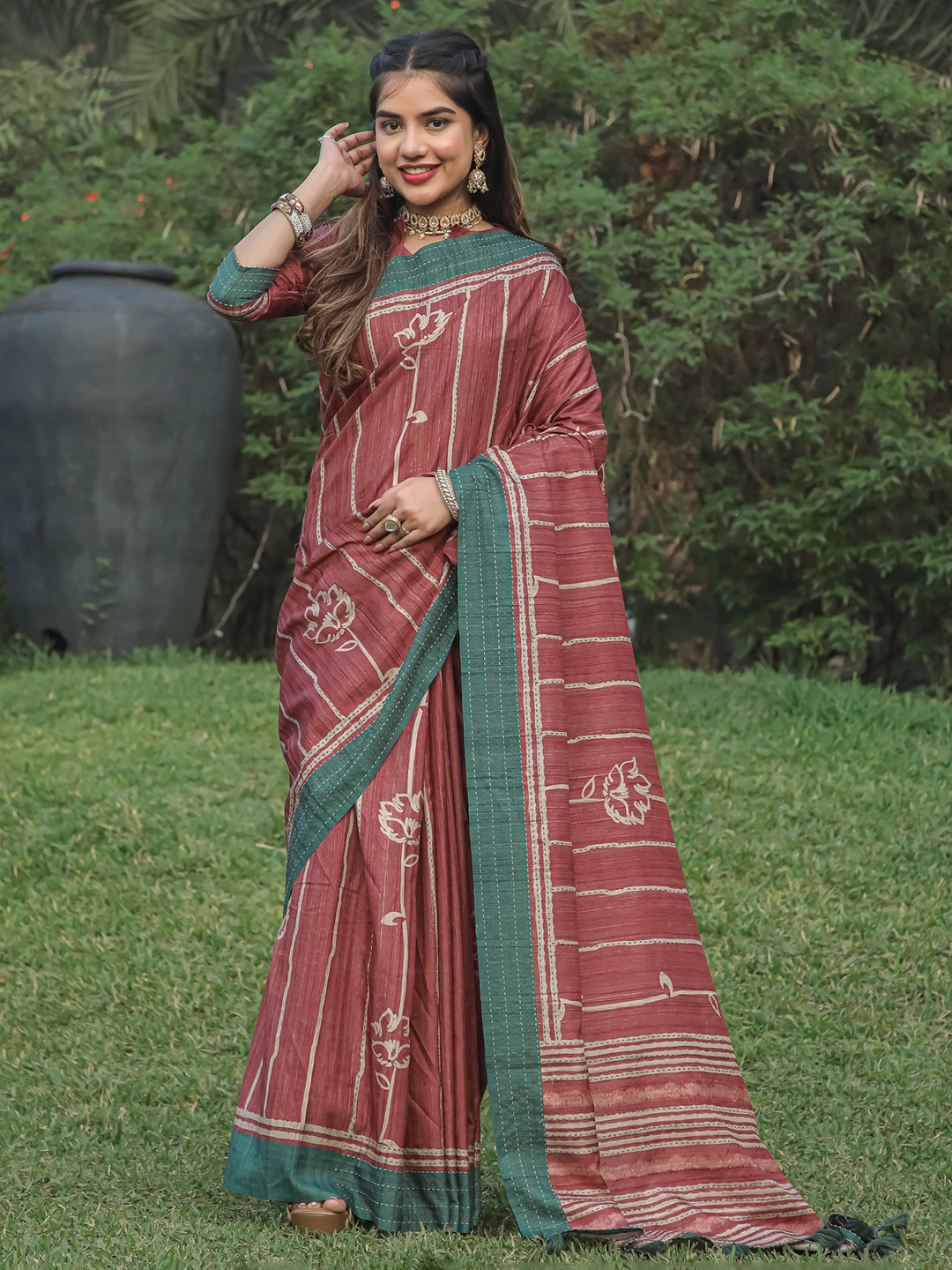 

PBS PRINTS Floral Kantha Work Tussar Saree, Peach