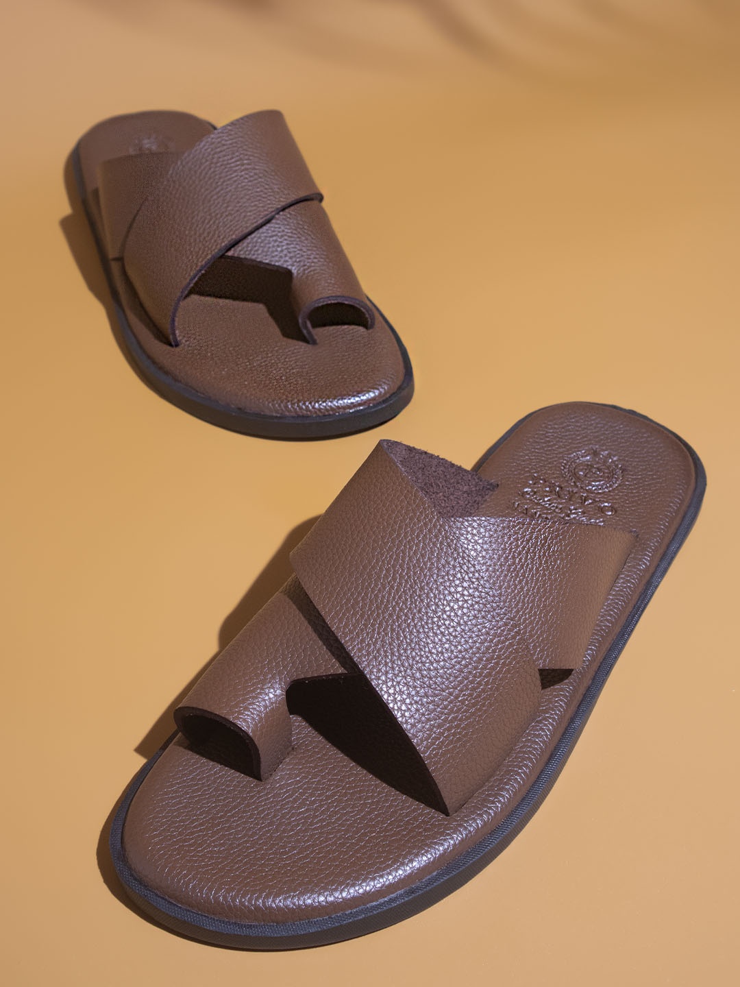 

PRIVO by Inc.5 Textured Leather One Toe Comfort Sandals, Brown