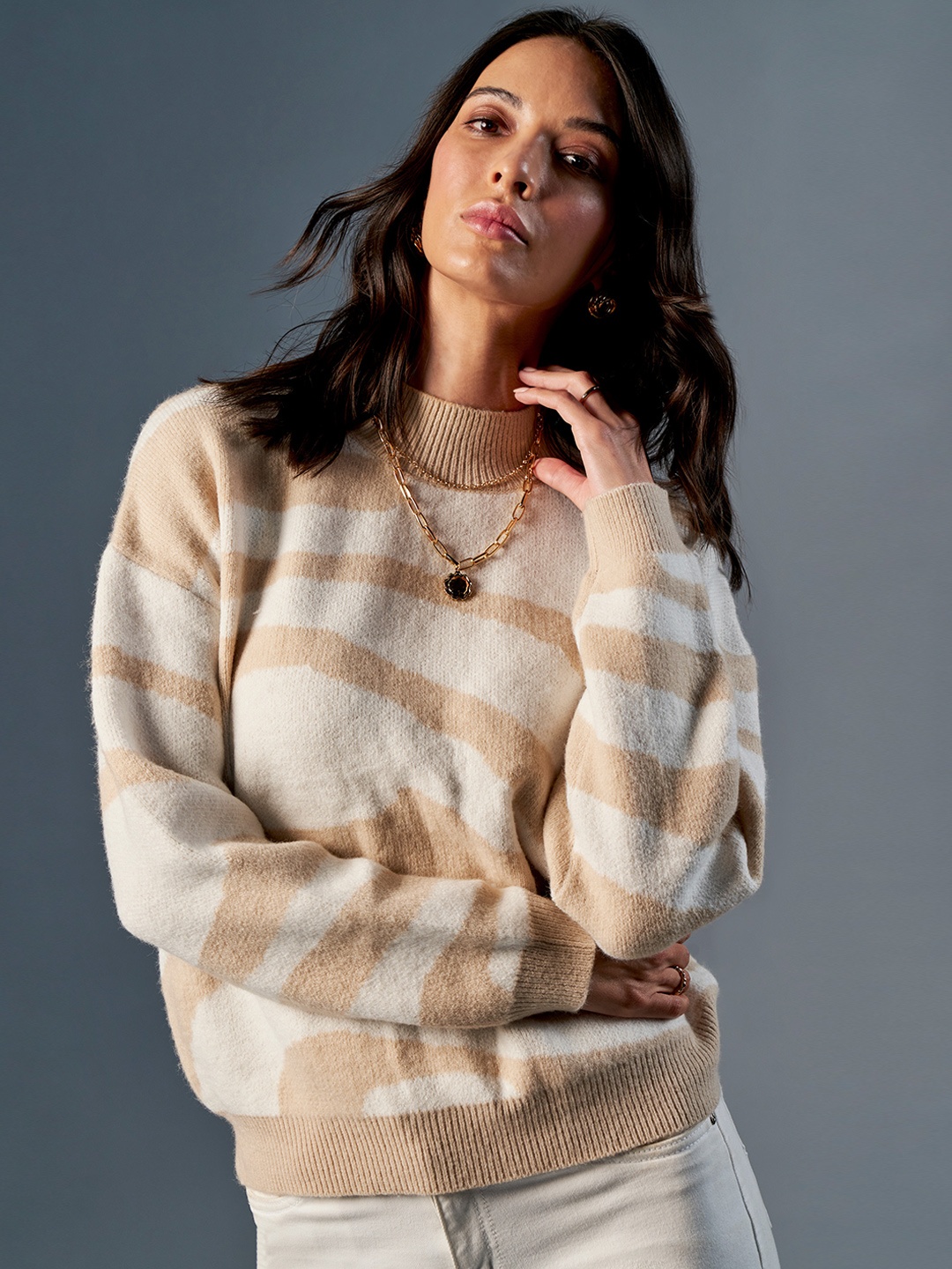 

AND Abstract Printed Mock Collar Long Sleeves Pullover Sweatshirt, Beige