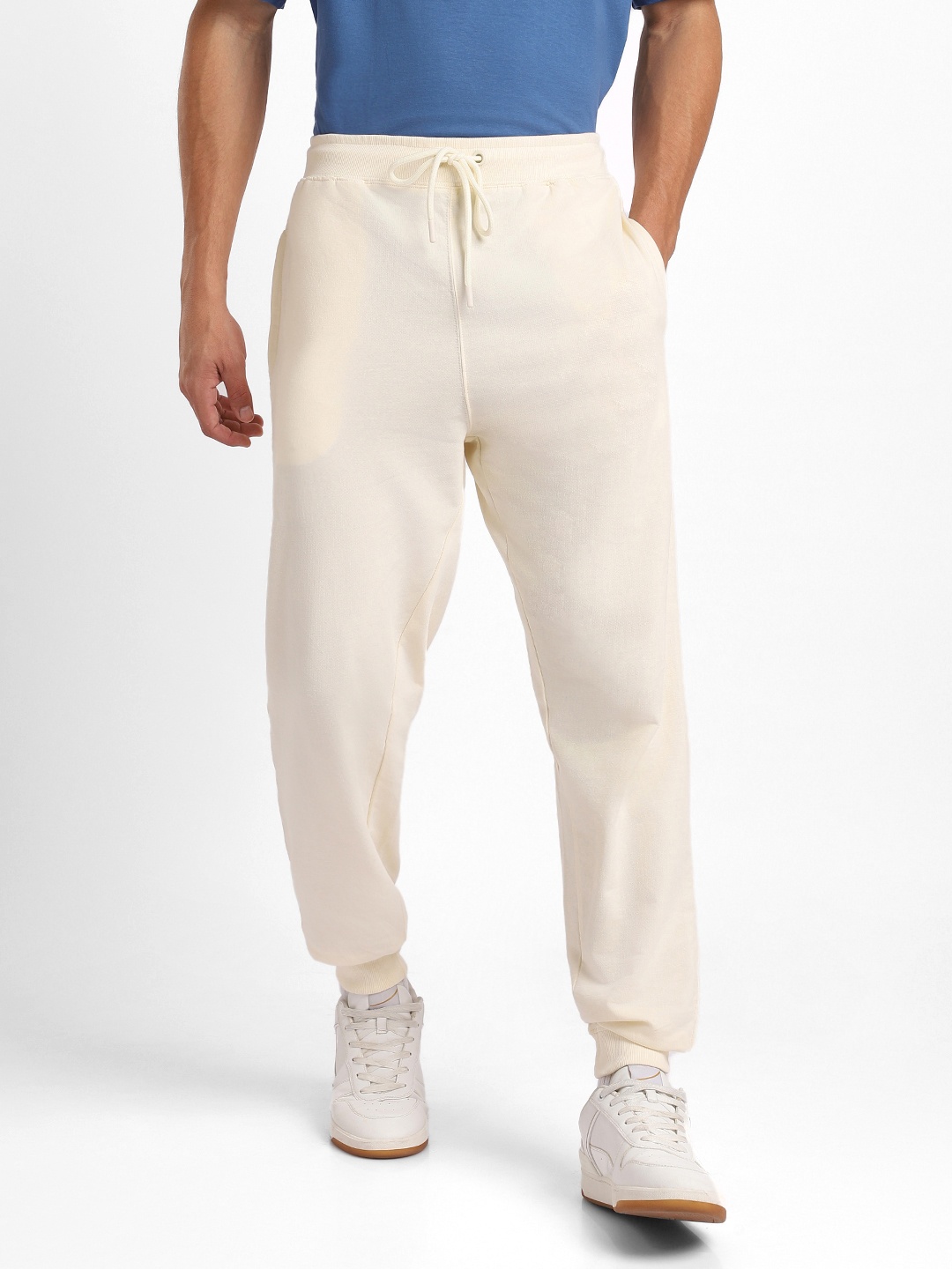 

NOBERO Men Mid-Rise Jogger, Beige