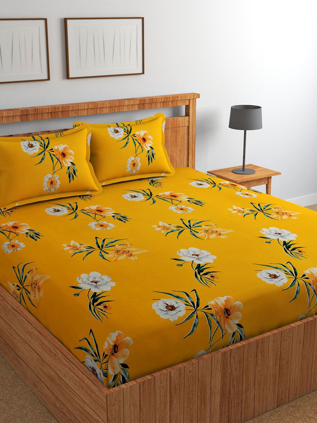 

Florida Yellow & White Floral Cotton 180 TC Queen Bedsheet With 2 Pillow Covers