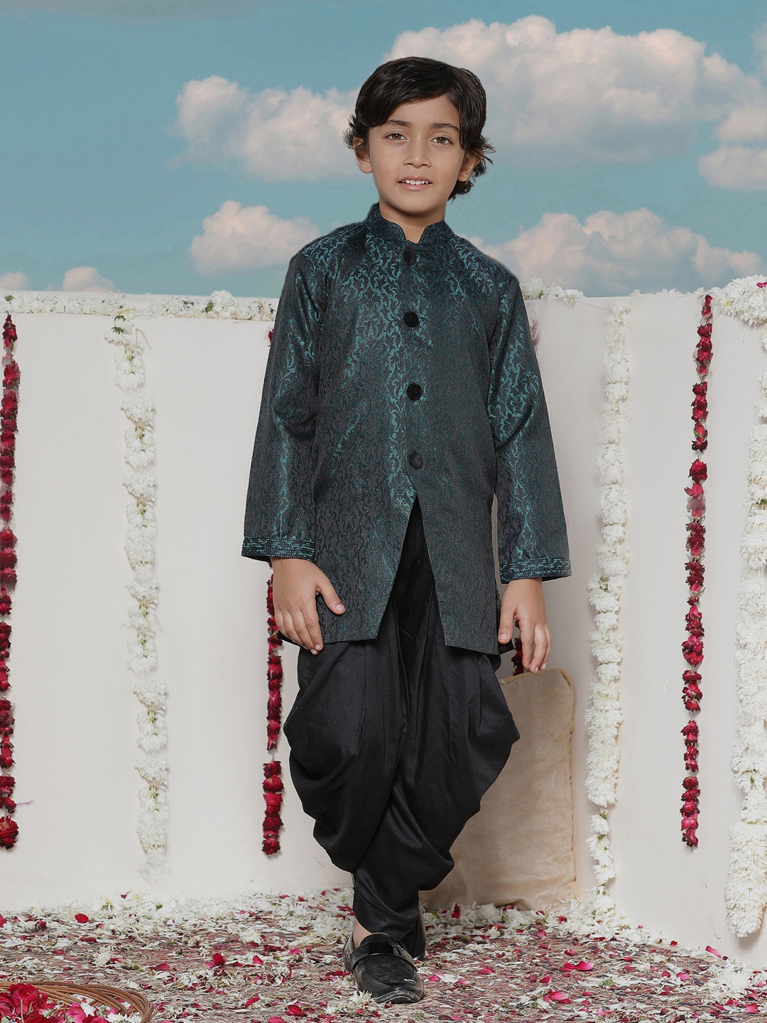 

JBN Creation Boys Woven-Design Mandarin Collar Sherwani, Green