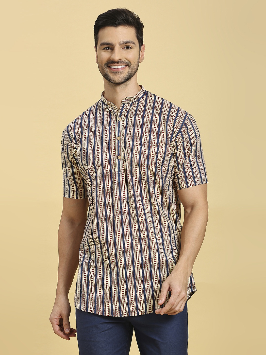 

RAJUBHAI HARGOVINDAS Geometric Printed Mandarin Collar Block Print Pure Cotton Kurta, Navy blue