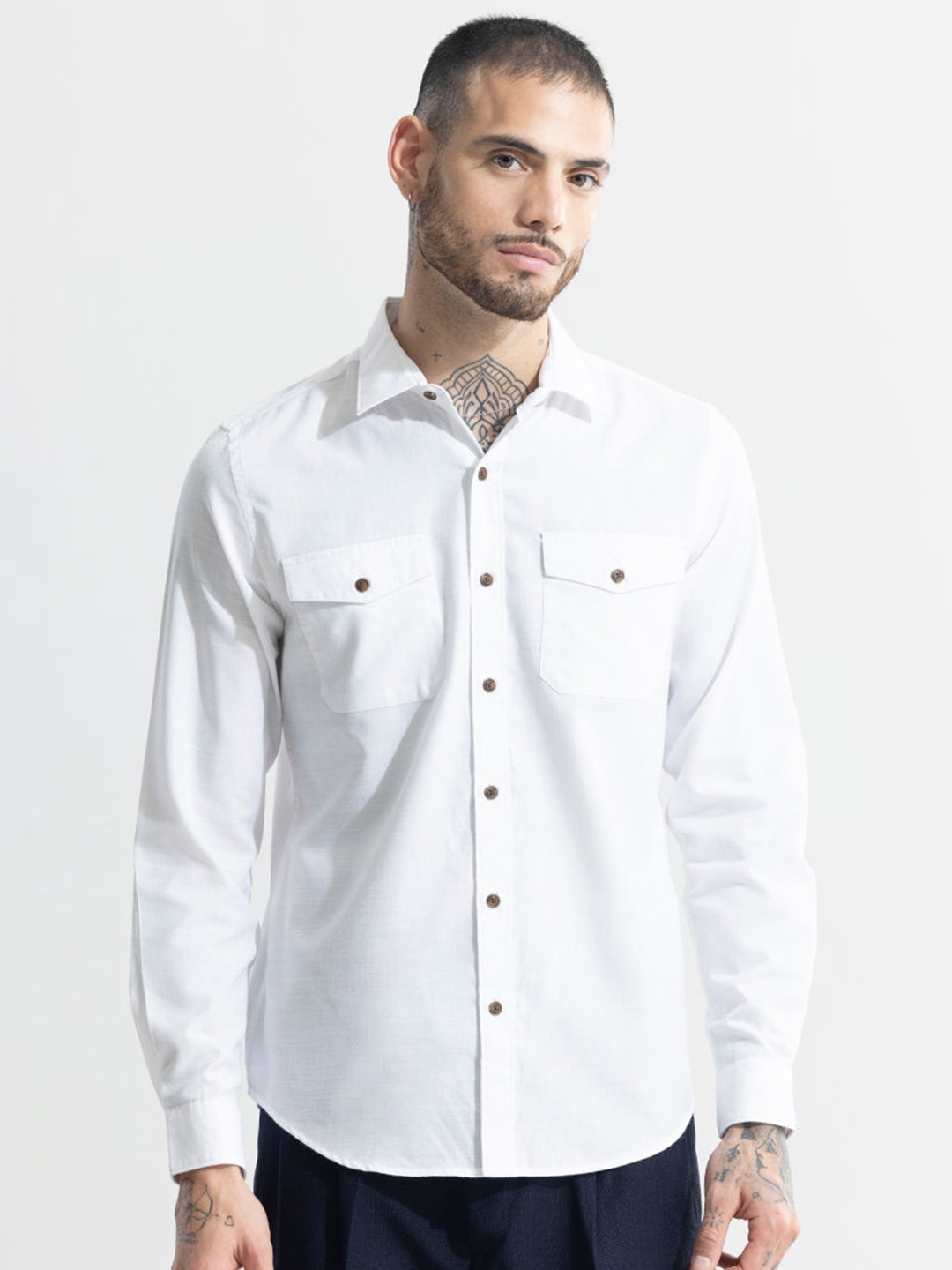 

Snitch White Classic Slim Fit Spread Collar Cotton Casual Shirt