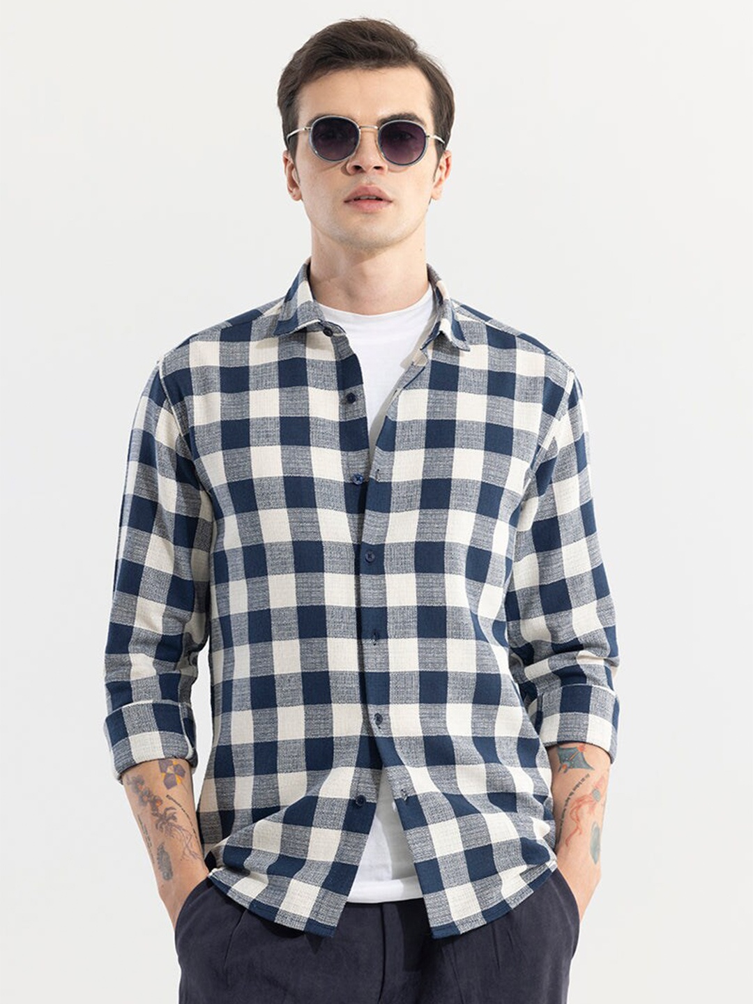 

Snitch Classic Checked Slim Fit Cotton Casual Shirt, Navy blue