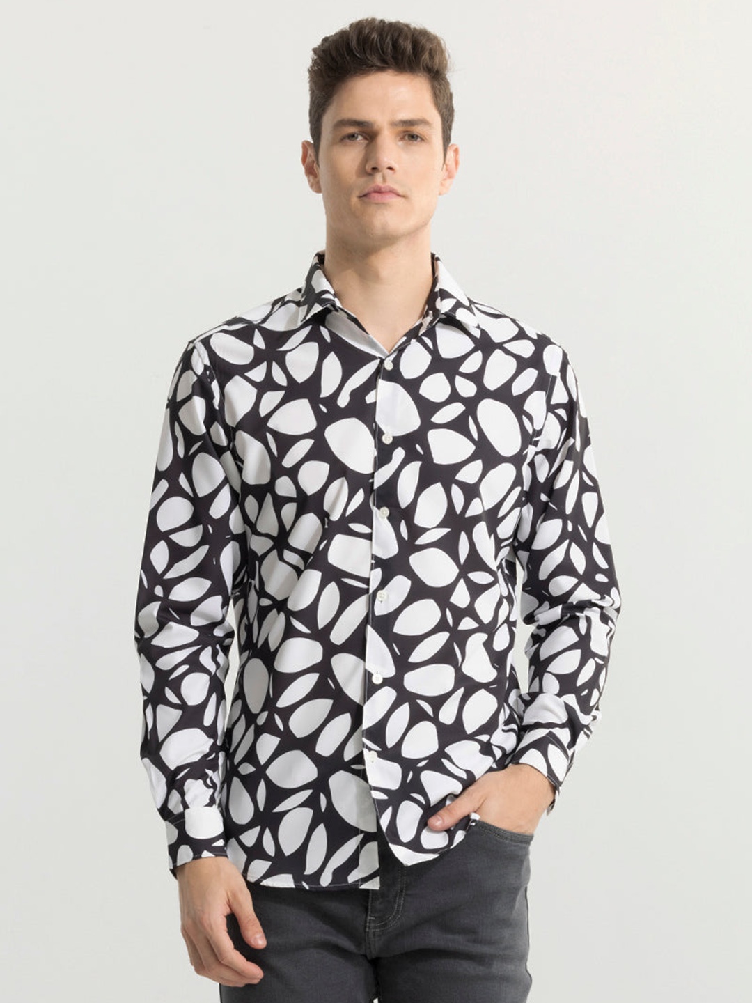 

Snitch Men White & Grey Classic Slim Fit Opaque Printed Casual Shirt