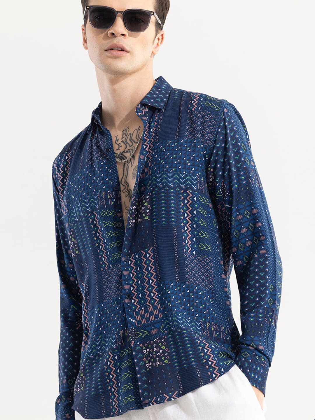 

Snitch Blue Geometric Printed Classic Slim Fit Opaque Casual Shirt