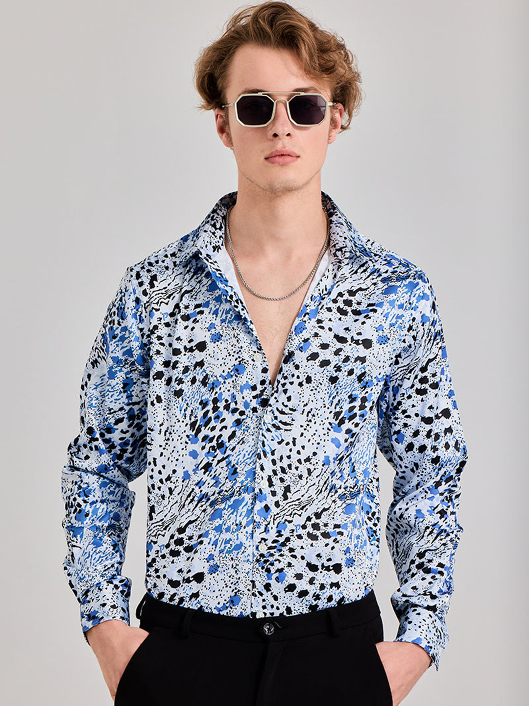 

Snitch Blue & Black Classic Slim Fit Animal Printed Casual Shirt