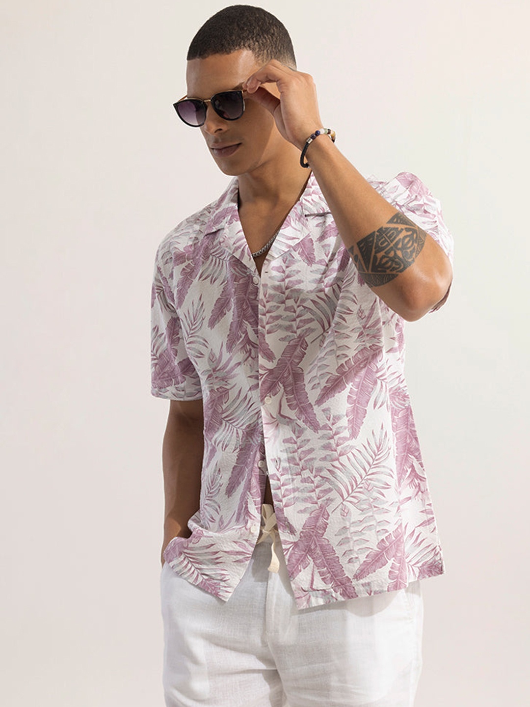 

Snitch Mauve & White Floral Printed Classic Boxy Casual Cotton Shirt