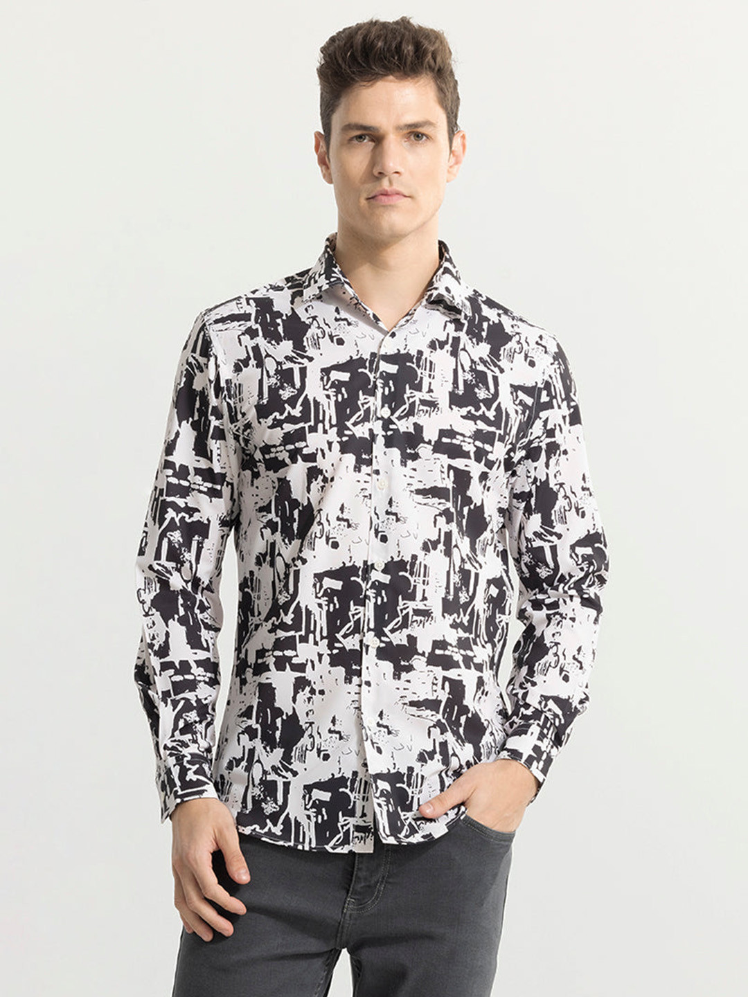

Snitch White Classic Slim Fit Opaque Printed Casual Shirt