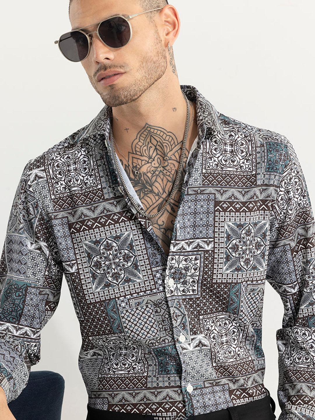 

Snitch Green & Brown Ethnic Motifs Printed Classic Slim Fit Casual Shirt