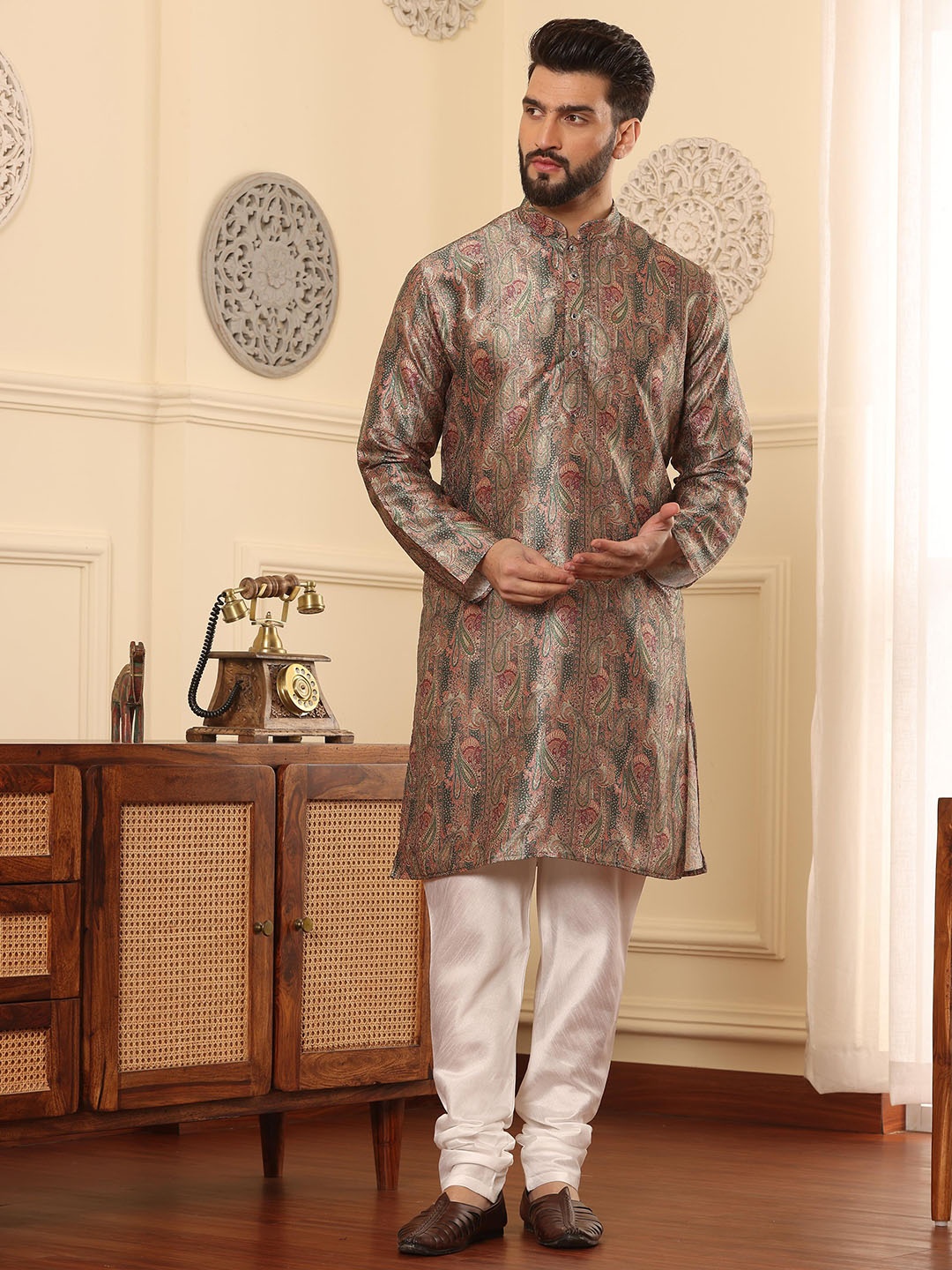 

Armaan Ethnic Printed Regular Mandarin Collar Pure Silk Kurta with Churidar, Green