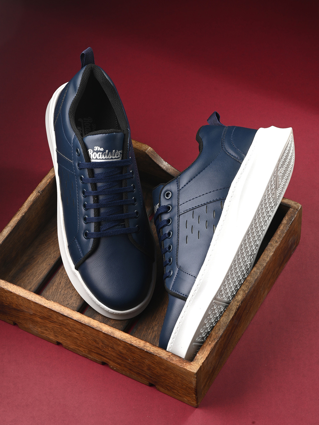 

The Roadster Lifestyle Co. Men Round Toe Sneakers, Blue
