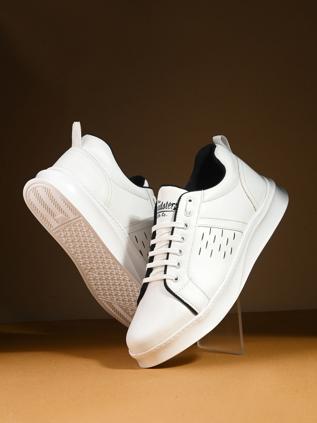 

The Roadster Lifestyle Co. Men White Textured Lace-Ups Sneakers