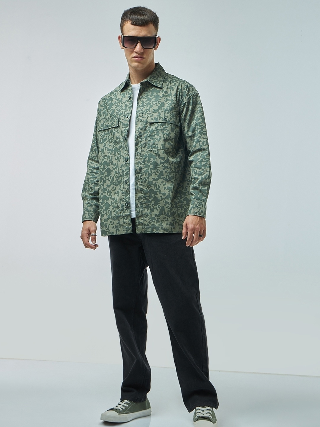 

Bewakoof Floral Printed Oversized Cotton Casual Shirt, Green