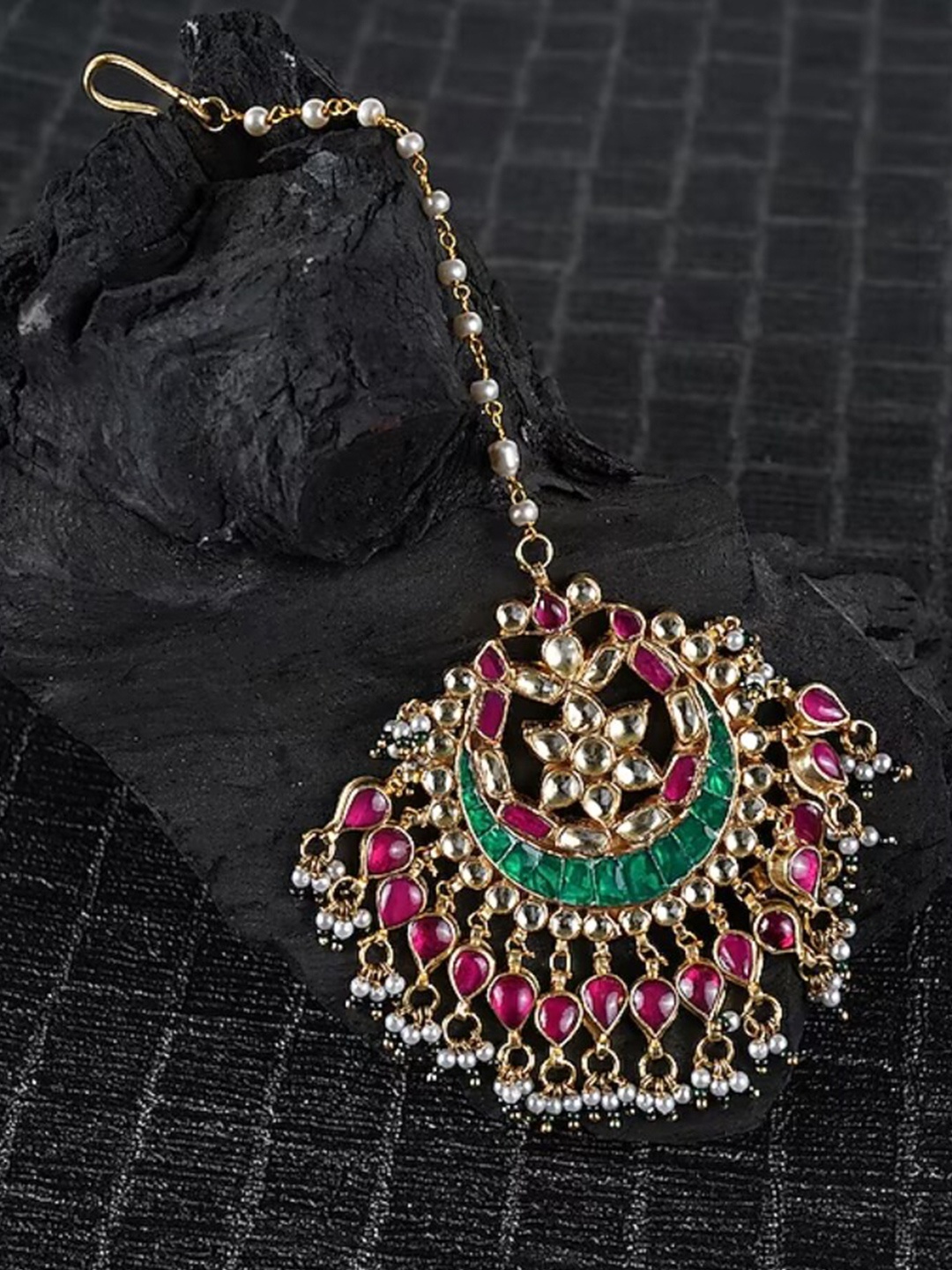 

AURAA TRENDS 22KT Gold-Plated Kundan-Studded Maangtikka