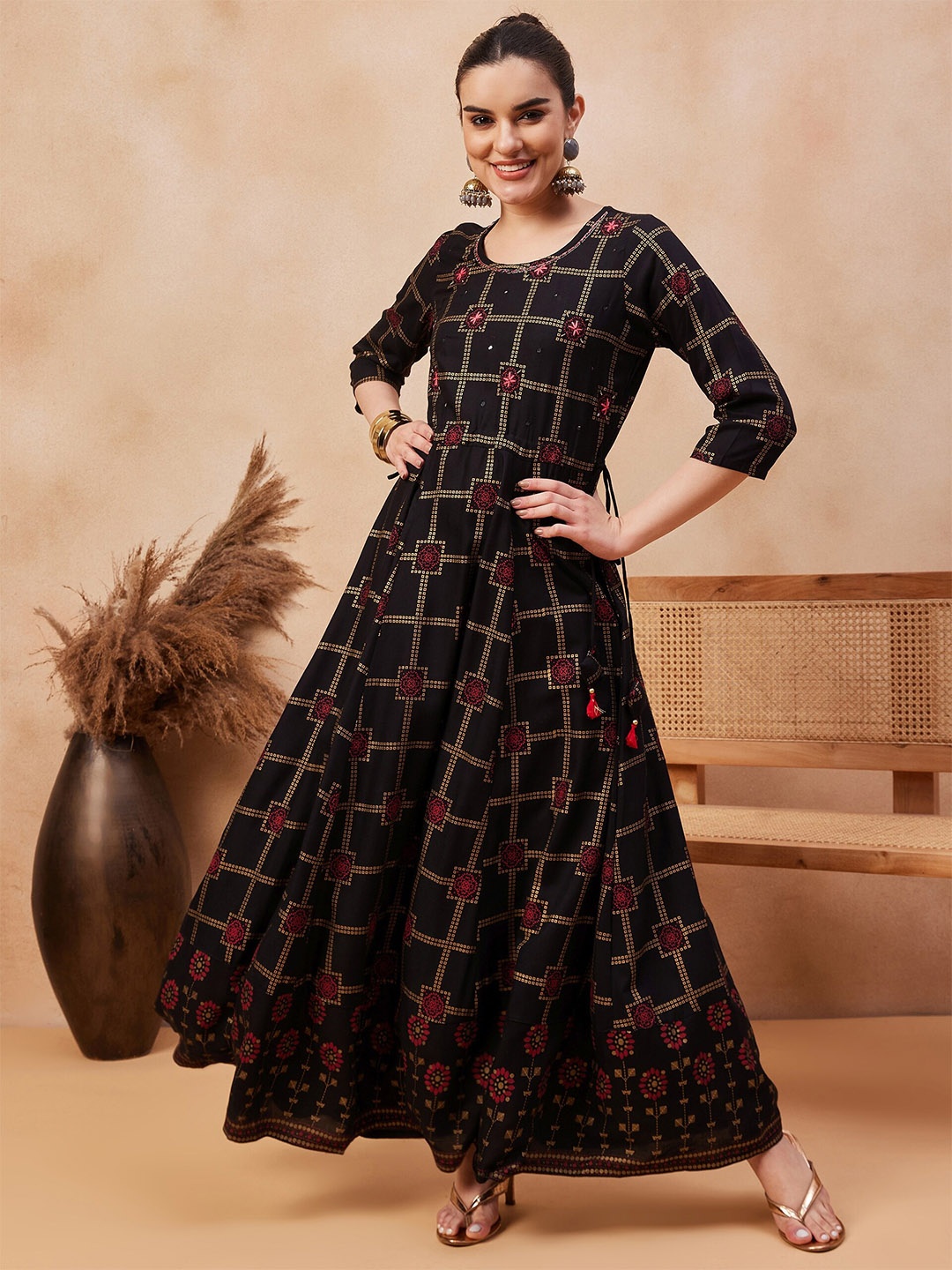 

Anouk Black Ethnic Motifs Printed Pleated Detailed Maxi Ethnic Dress